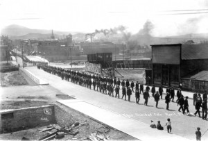 Funeral-of-Louis-Tikas