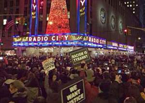 garner-crowds2
